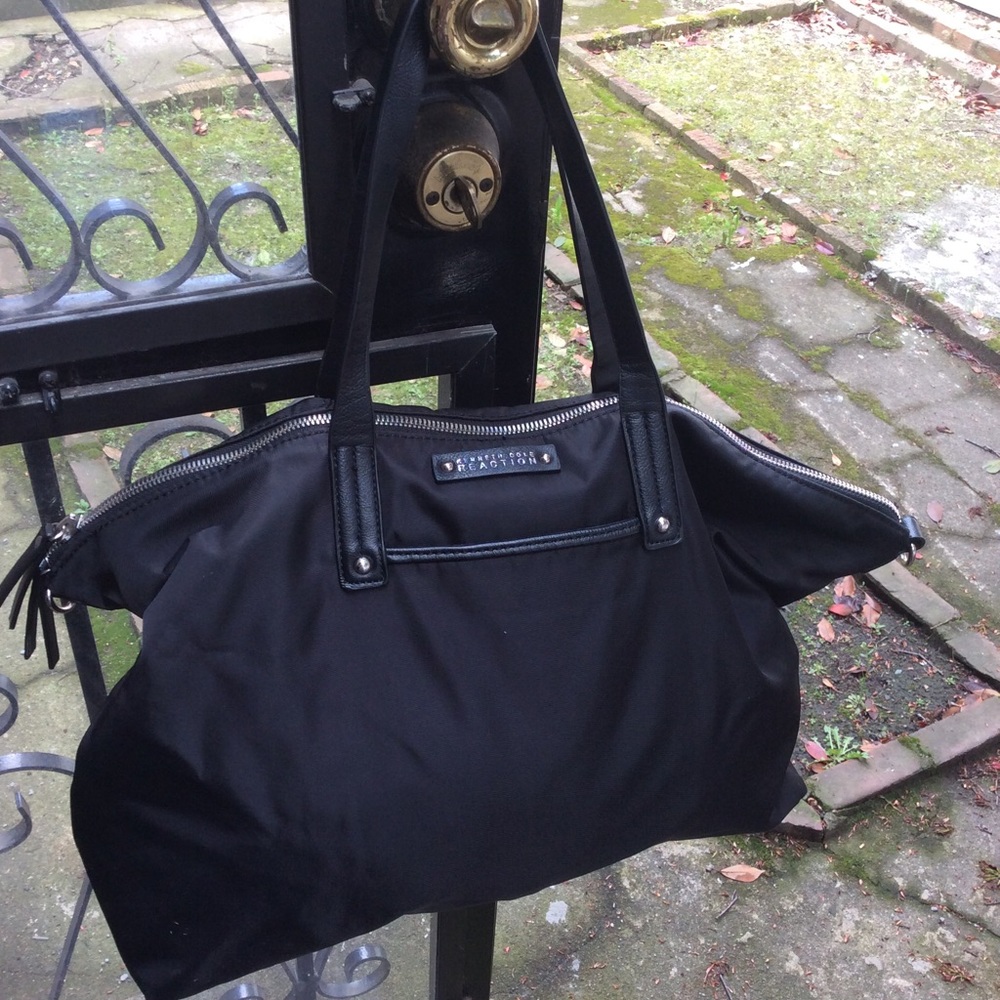 Ladies Kenneth Cole reaction bag